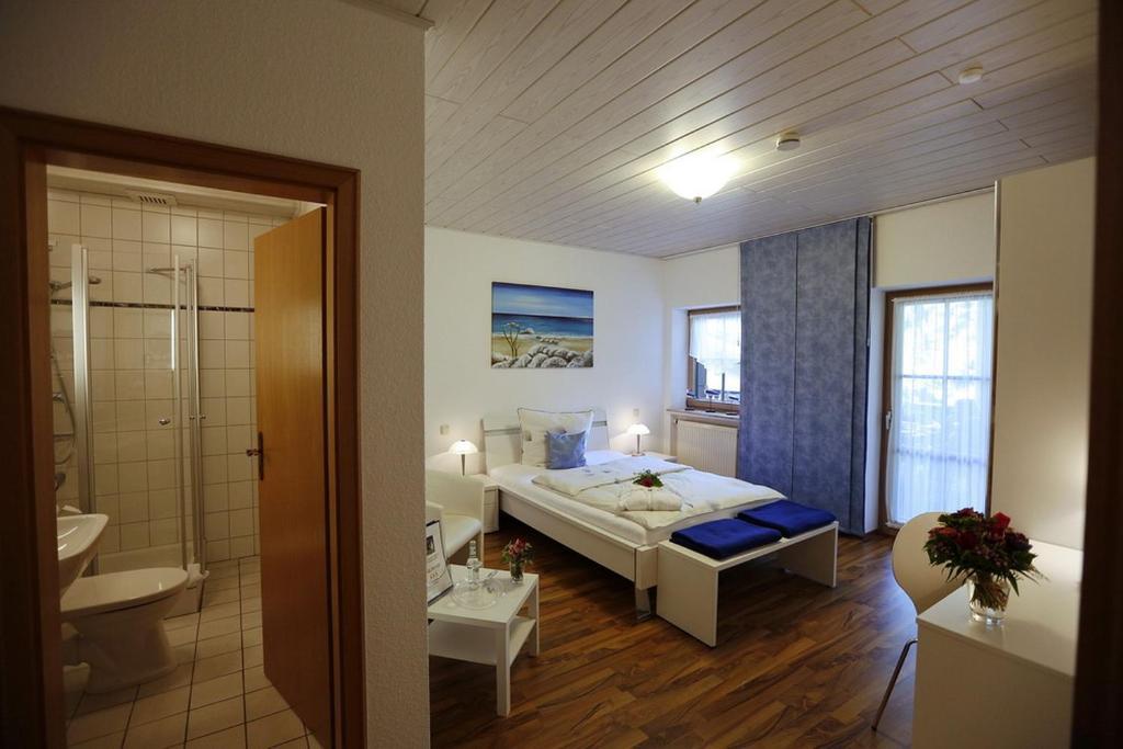 Landhotel Villa Moritz Garni Oberahr Pokoj fotografie