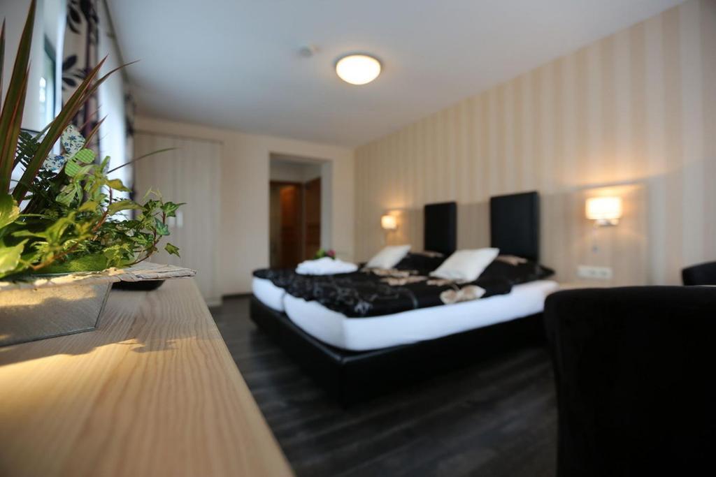 Landhotel Villa Moritz Garni Oberahr Pokoj fotografie
